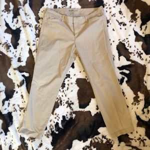 Women’s Khaki Capris